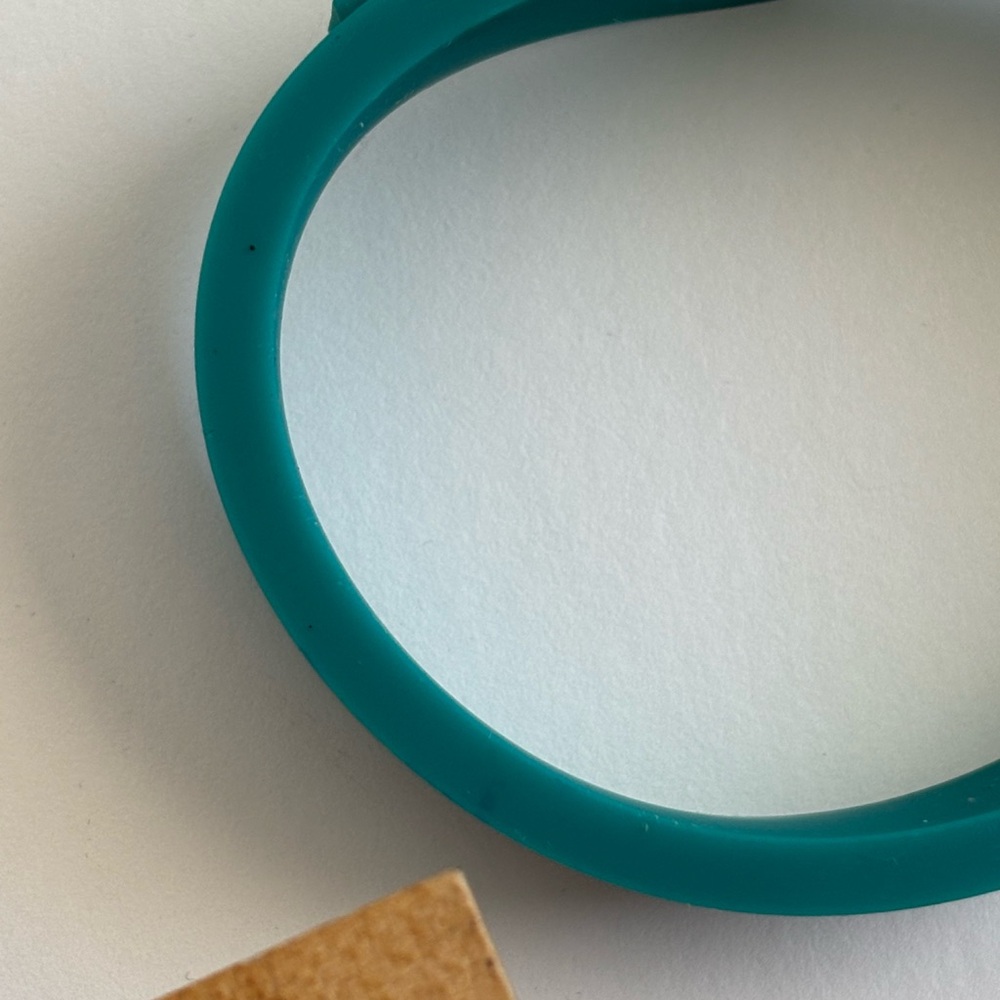 Marc By Marc Jacobs Wintergreen Turnlock Silicone Rubber Bracelet NWT - Picture 9 of 10